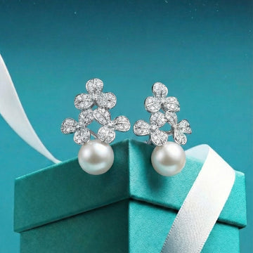 DAINTY FLOWER PEARL EARRINGS [S]E341