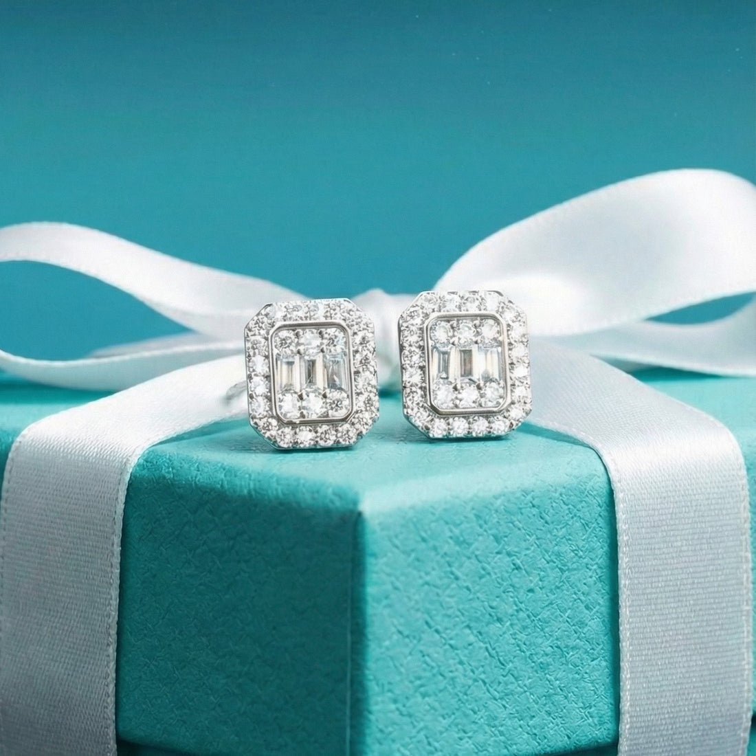 Classic Diamond Cube Stud Earrings [E087]