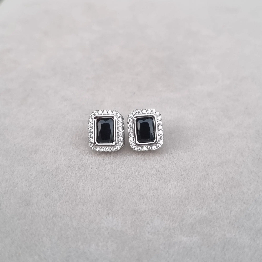 Majestic Black Velvet Earrings [A]E600