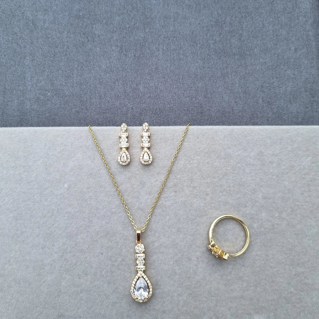 Aura Glow Gold Trio Set [A]S083