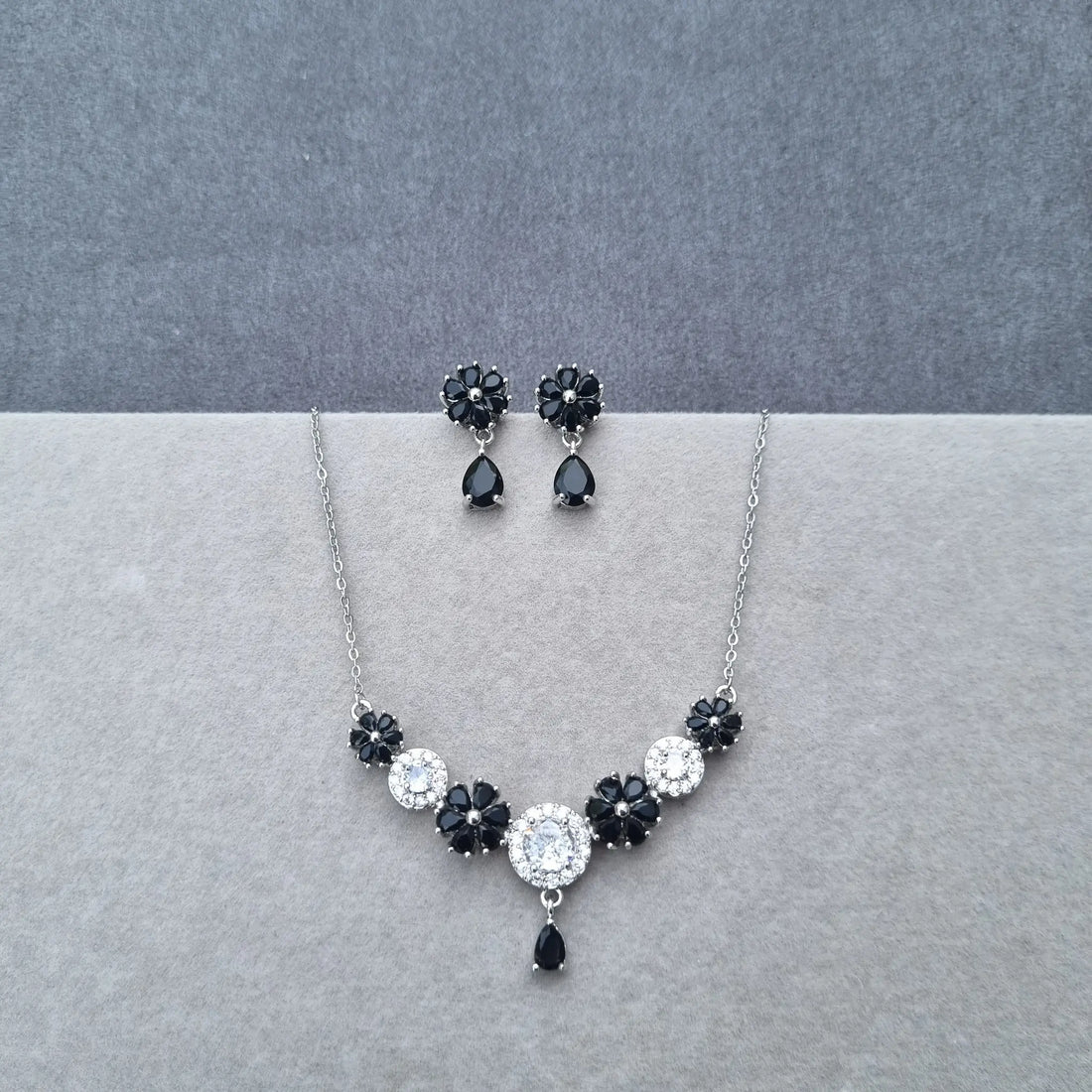 Midnight Blossom Set [S]S081