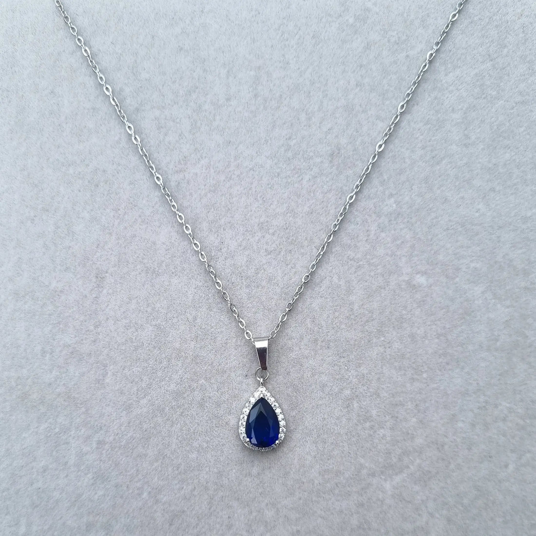 ROYAL DROP NECKLACE [H]N153