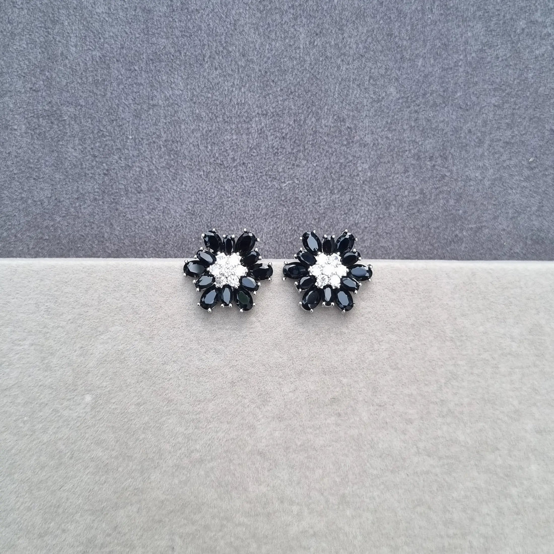 Midnight Floral Cluster Earrings [A]E610
