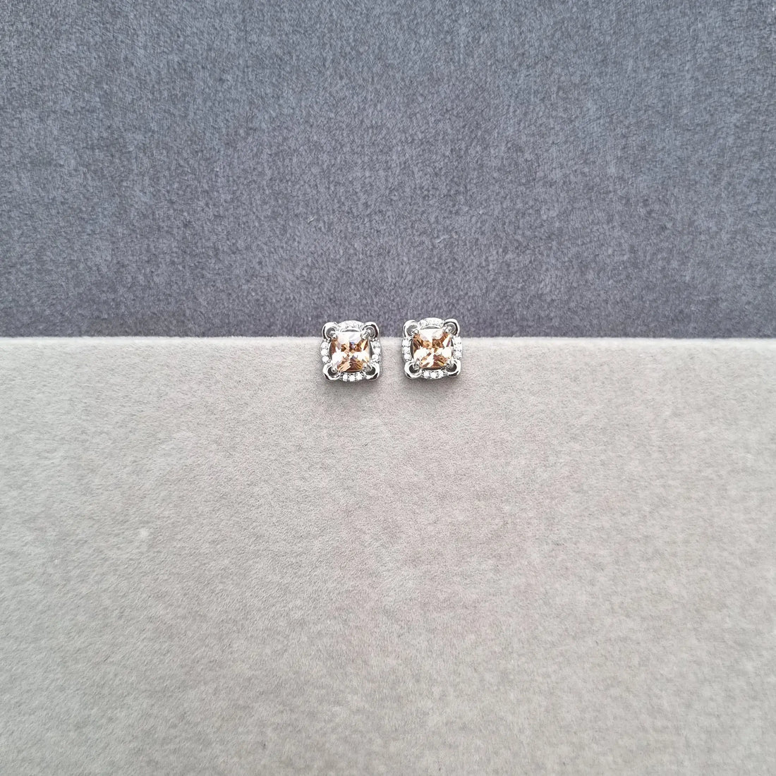 Golden Honey Cushion Studs [A]E633