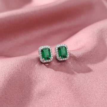 Classic Emerald Glow Studs [A]E609