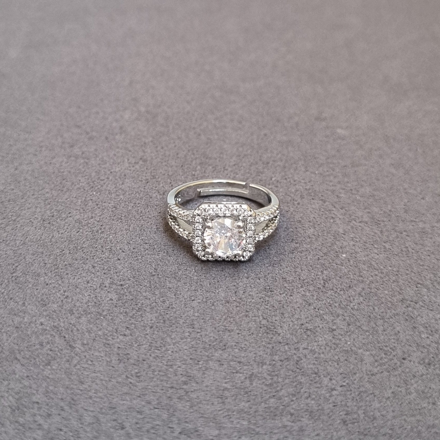 [M]R094 Ring