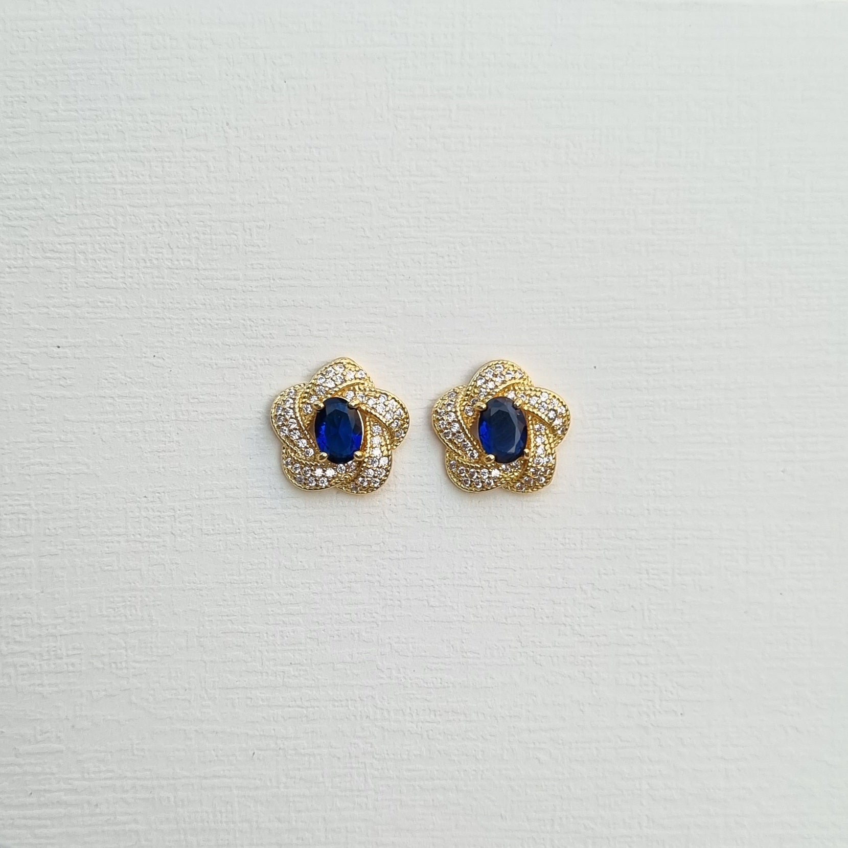 ROYAL MAJESTY FLOWER EARRINGS E167