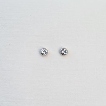 SILVER SPARKLE STUDS E159
