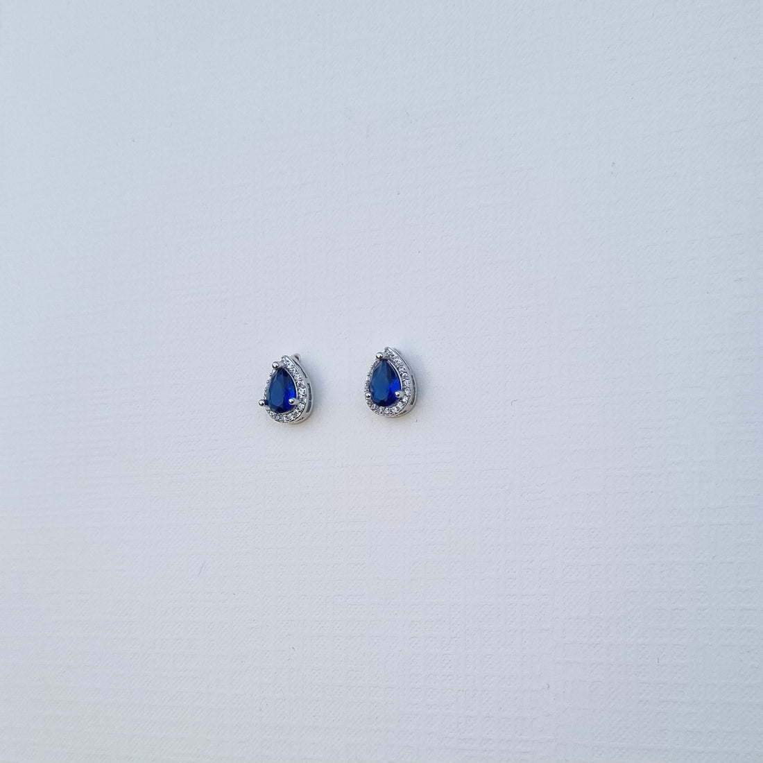 [S]E527 Earrings