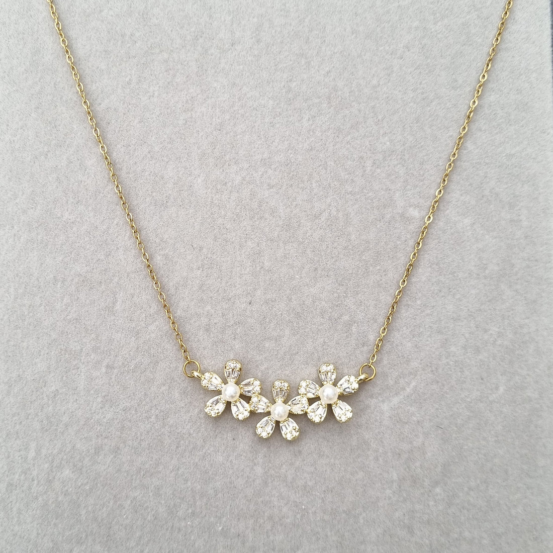 PEARL PETAL NECKLACE [S]N171