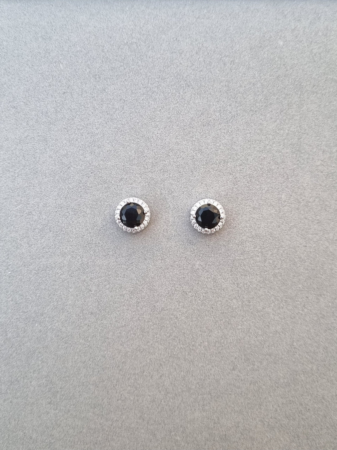 Midnight Sparkle Stud Earrings [M]E544
