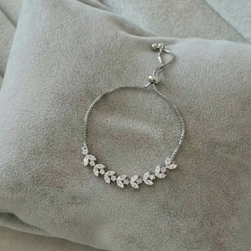 DELICATE LEAF BRACELET B057