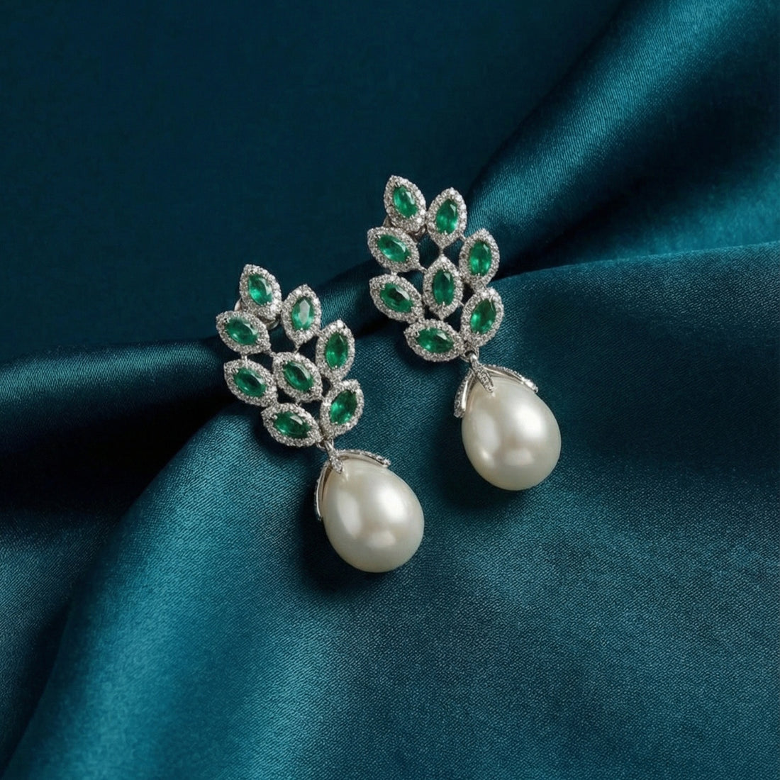 Teal Floral Pearl Earrings [H]E548