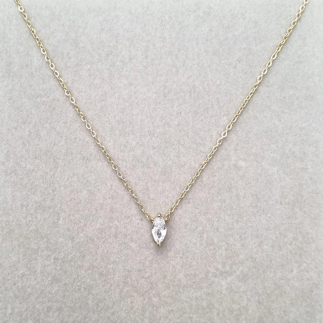 The Royal Leaf Solitaire Necklace [S]N189