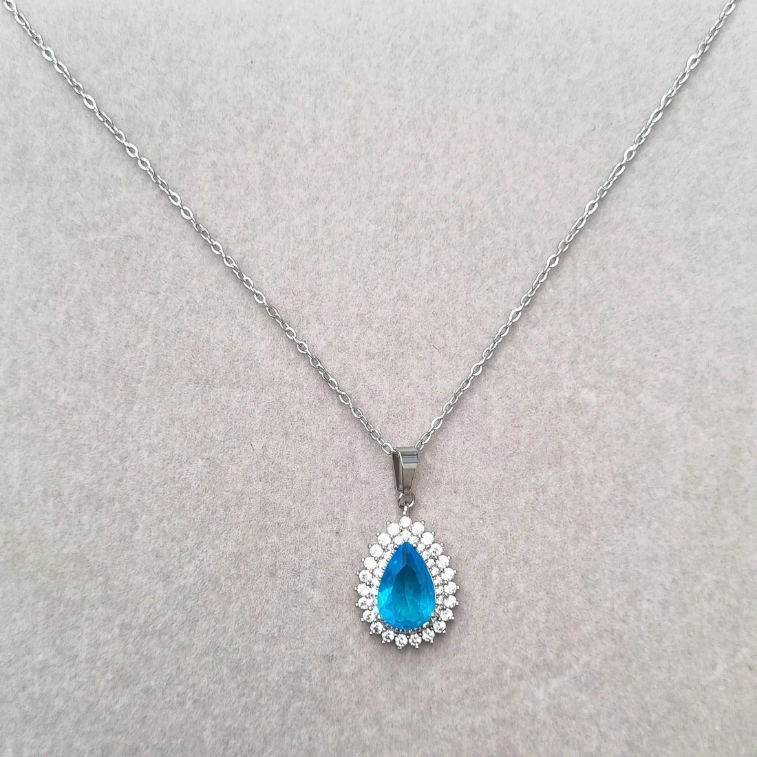 The Diana Blue Halo Necklace [H]N195