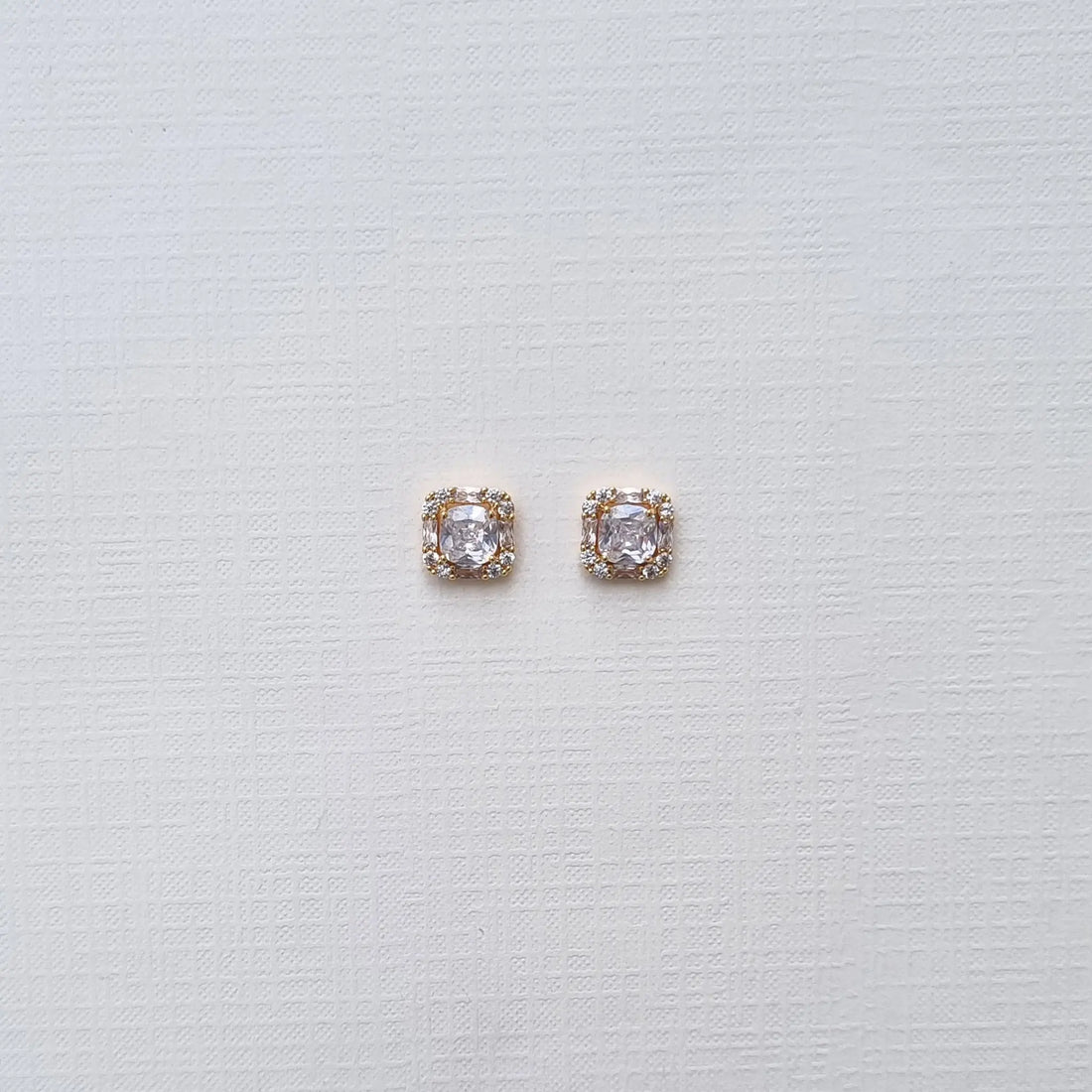 Crystal Regal Halo Studs [A]E589