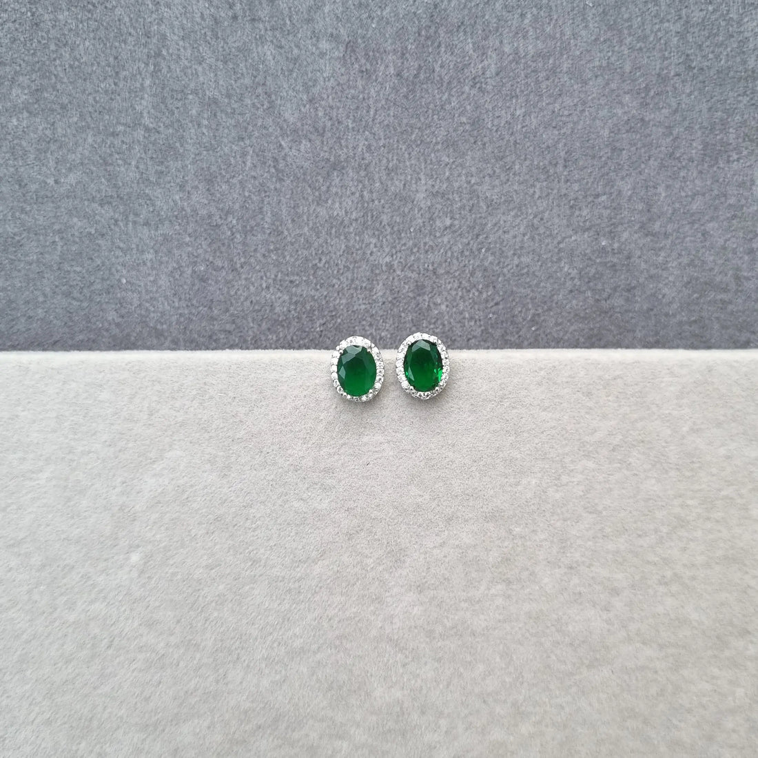 Emerald Empress Oval Studs [A]E639