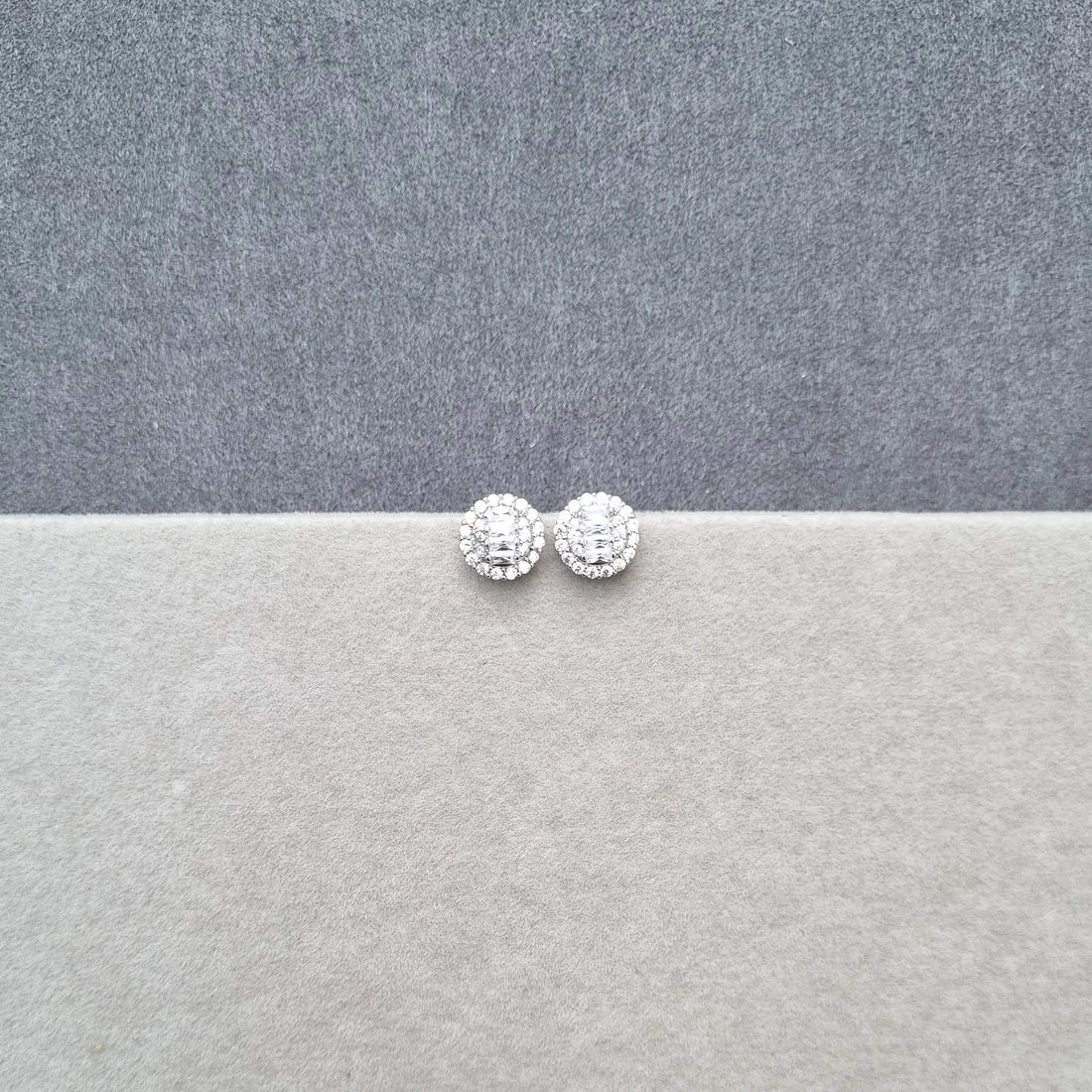 Brilliant Illusion Baguette Studs [A]E643