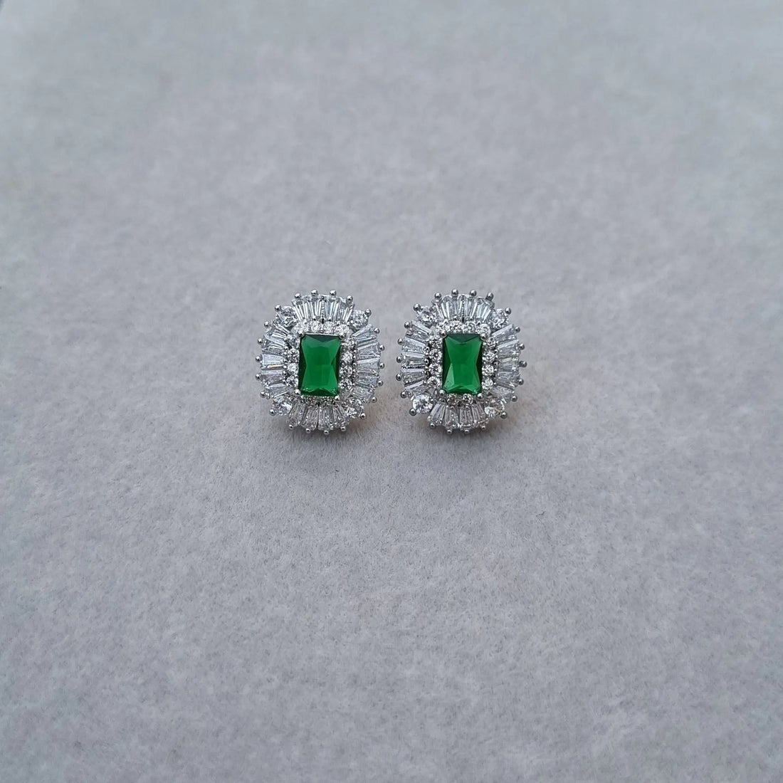 Emerald Matrix Sunburst Studs [A]E651