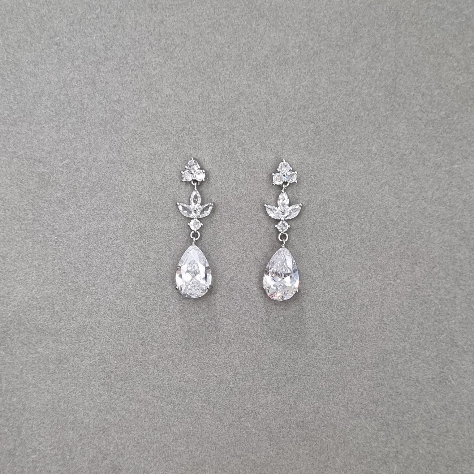 [H]E462 Earrings