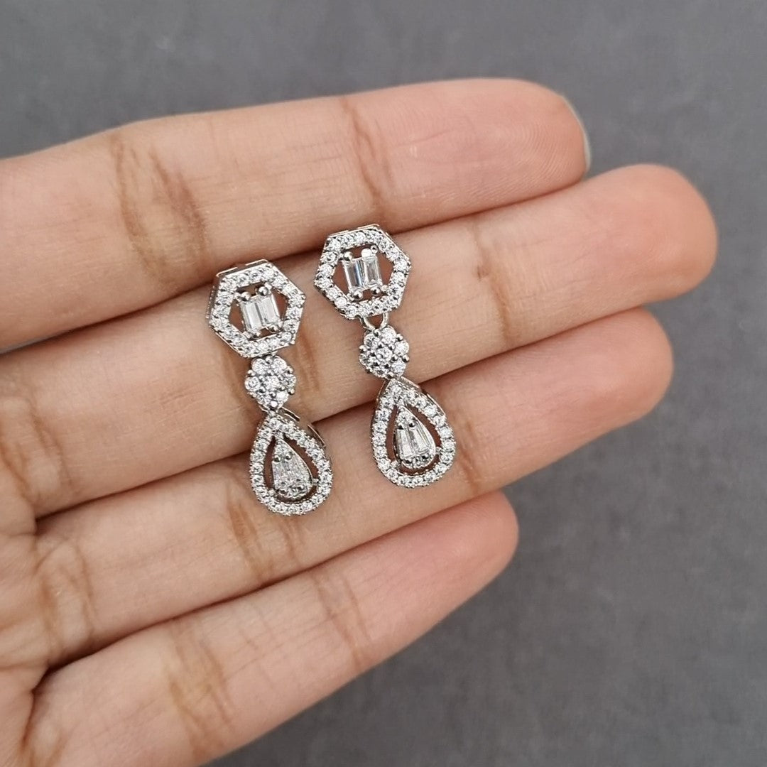 Regal Hexagon Drop Earrings [H]E558