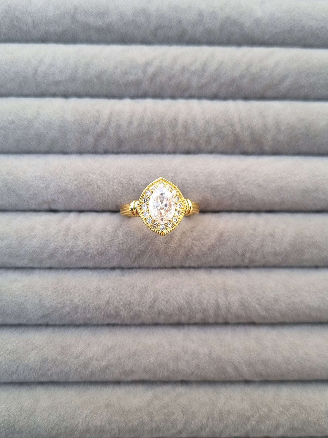Diamond Halo Ring [M]R106 - Pastels