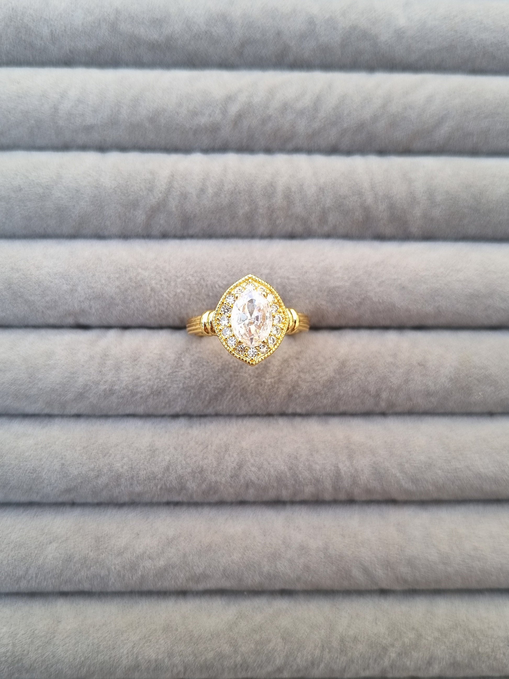 Diamond Halo Ring [M]R106 - Pastels
