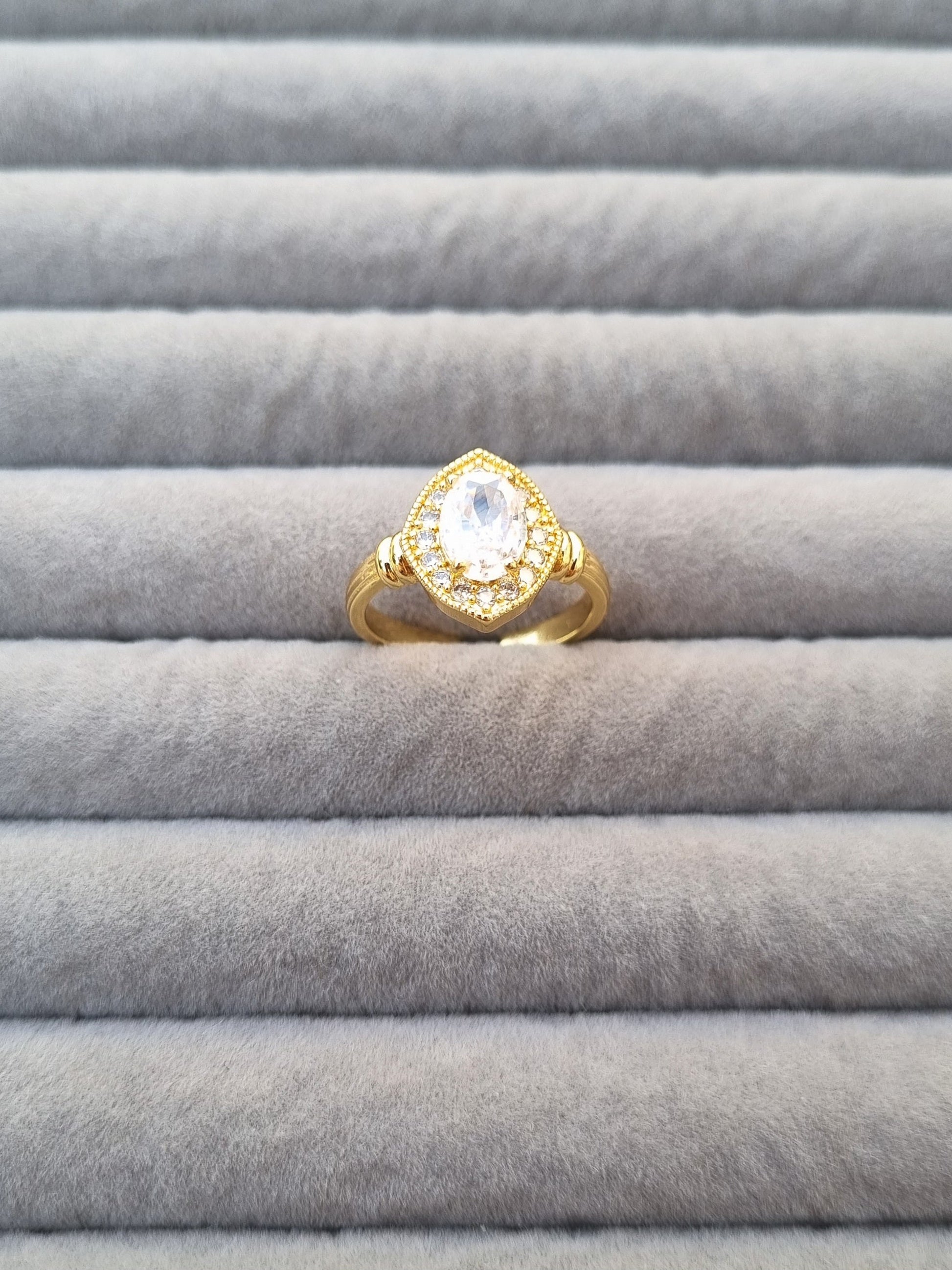 Diamond Halo Ring [M]R106 - Pastels
