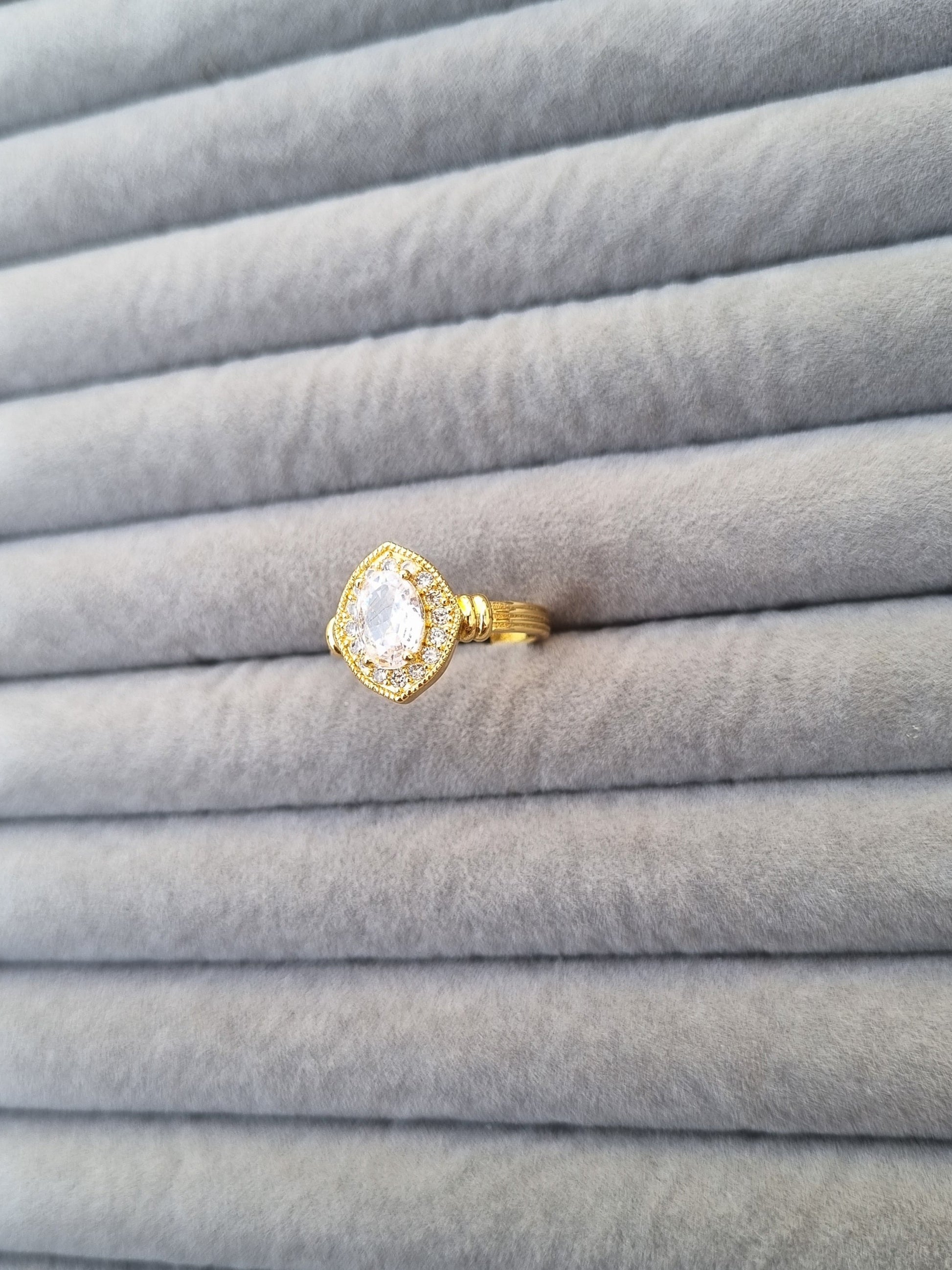 Diamond Halo Ring [M]R106 - Pastels