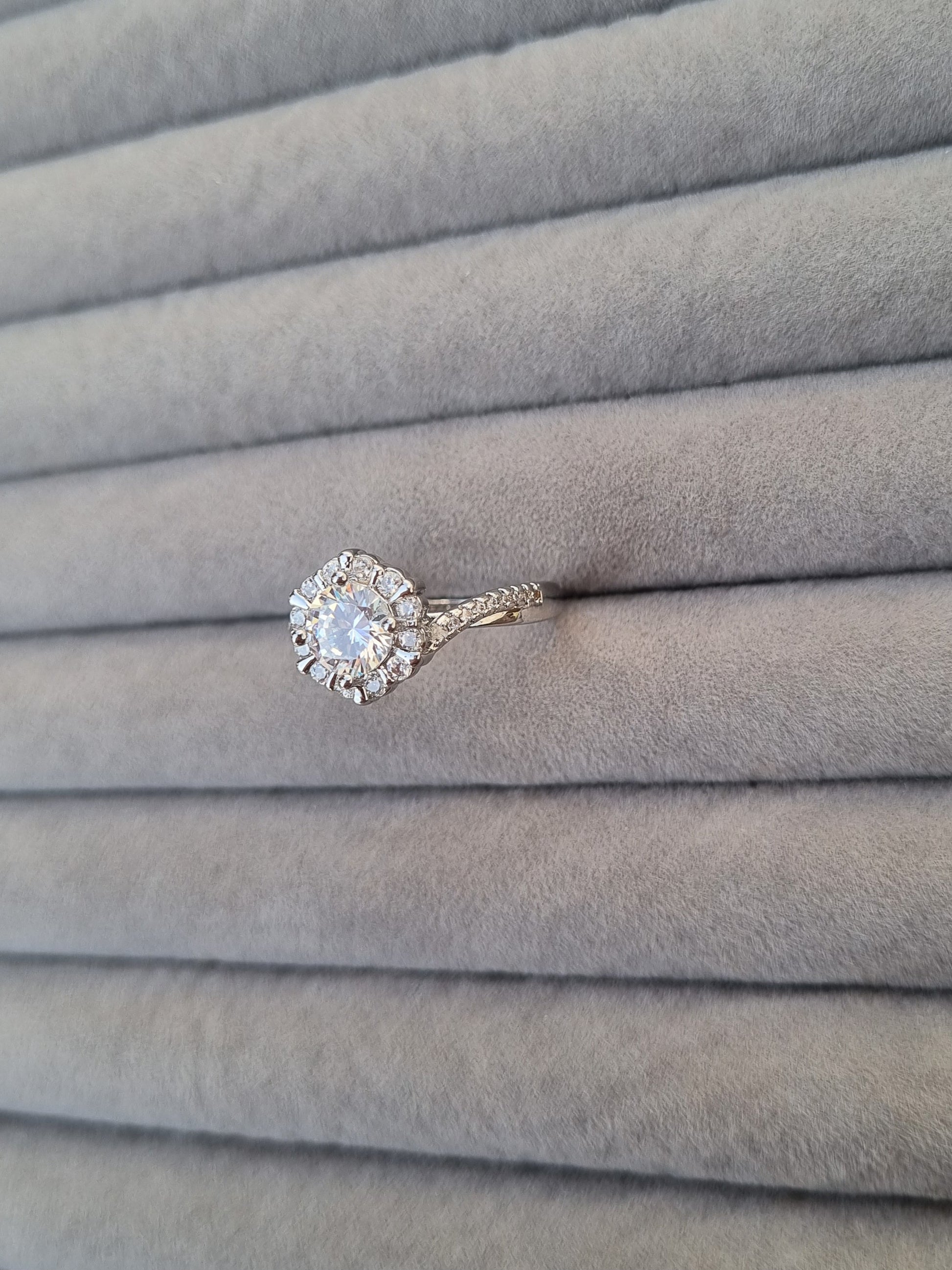 Diamond Solitaire Engagement Ring [M]R100 - Pastels