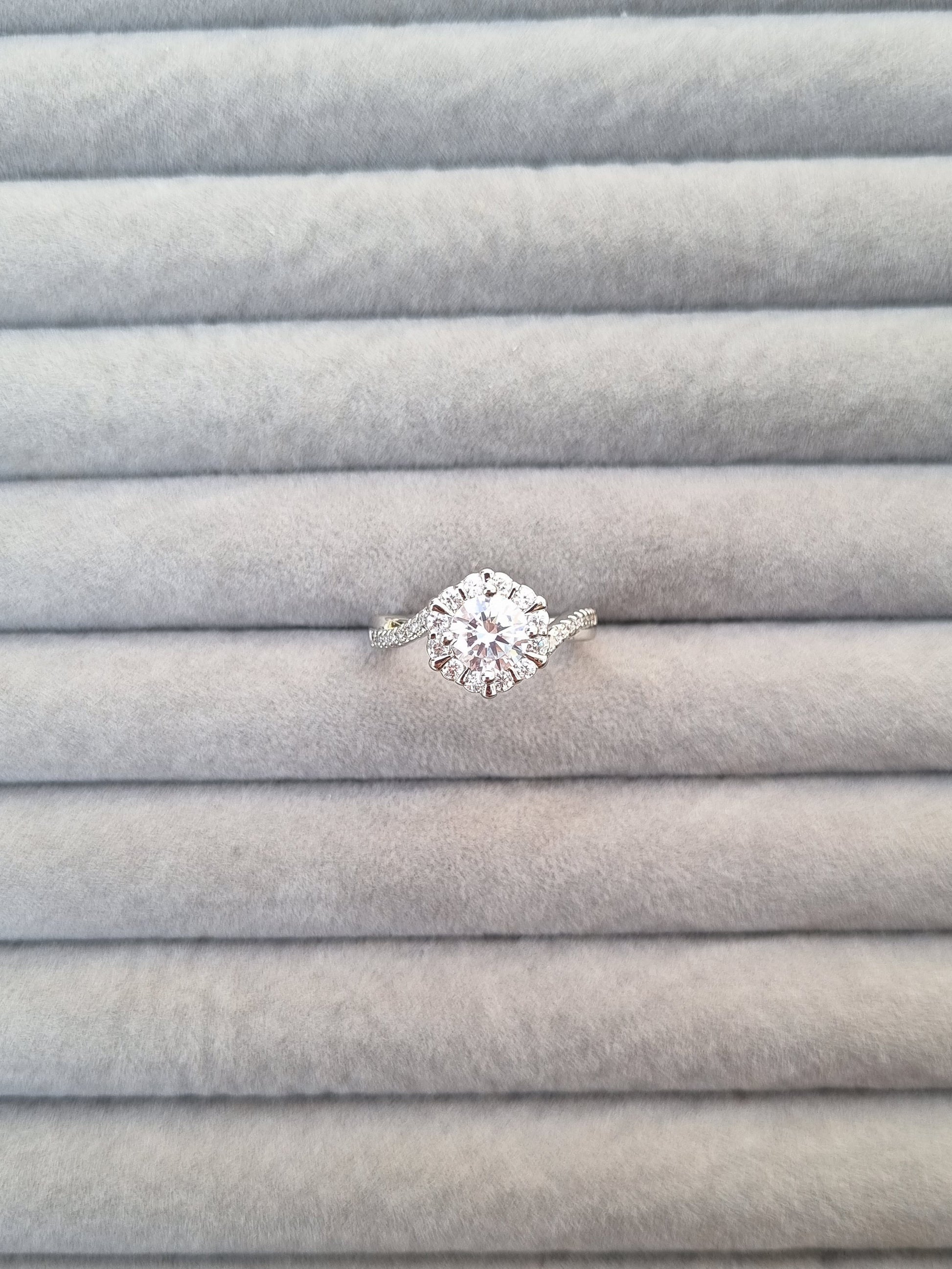 Diamond Solitaire Engagement Ring [M]R100 - Pastels