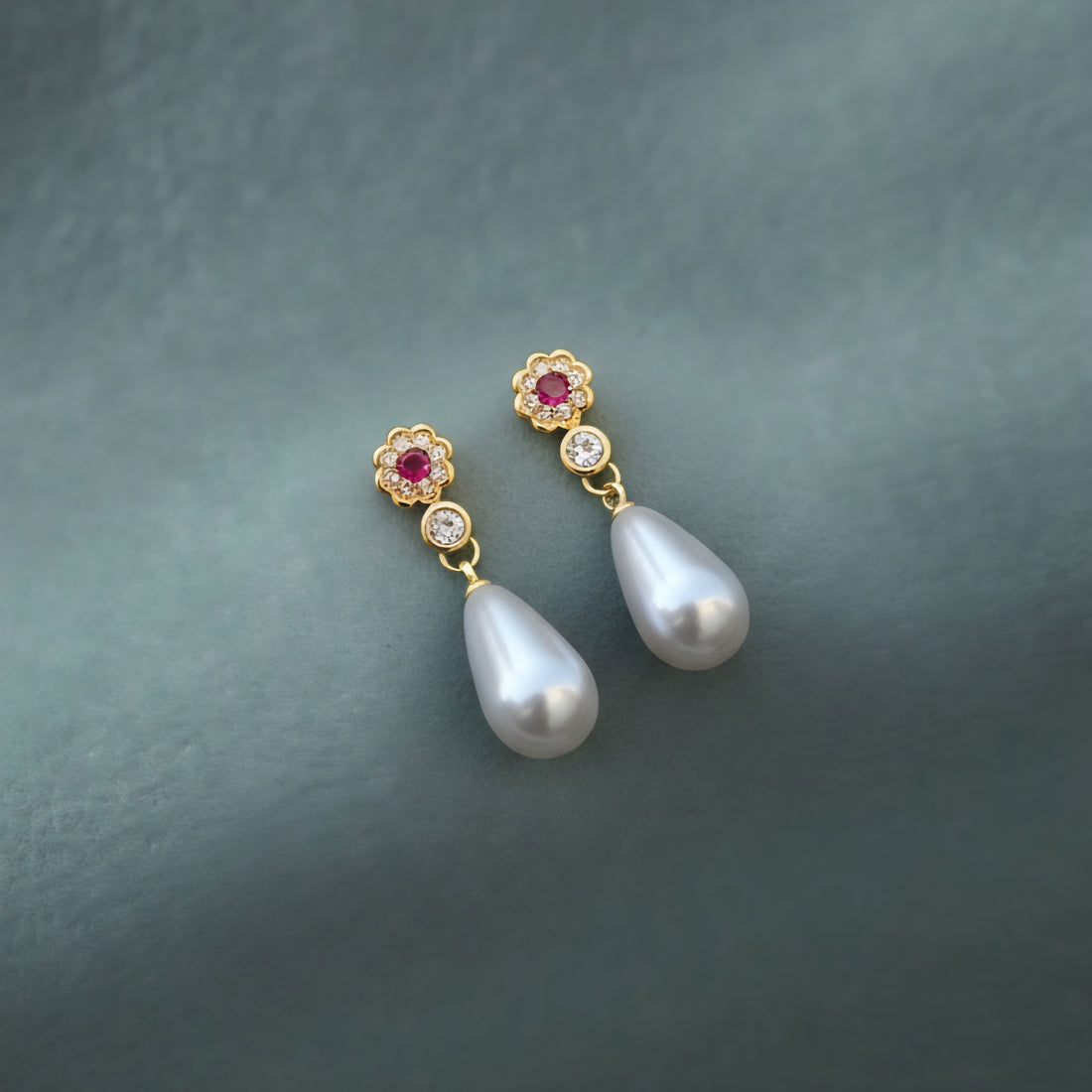 Pearl Blossom Drop Earrings [M]E556