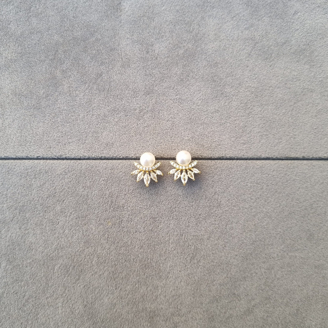 Royal Pearl Tiara Stud Earrings [A]E575 - Pastels