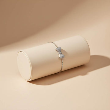 PAVE BOW BRACELET B069