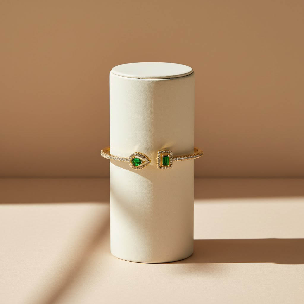 GOLD BANGLE WITH EMERALD CHARMS B030